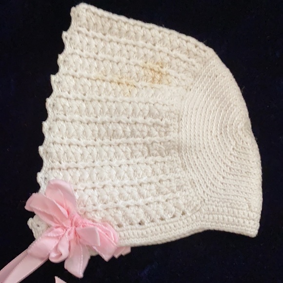 Precious Vintage Hand Crocheted Baby Bonnet - Picture 4 of 8